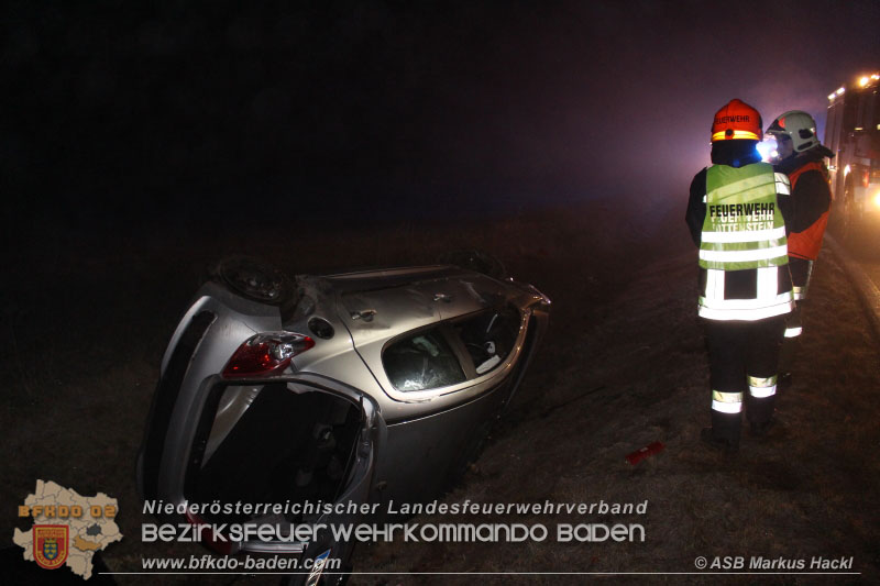 20151206 Verkehrsunfall L138 Grabenweg Pottenstein  Foto: © Markus Hackl