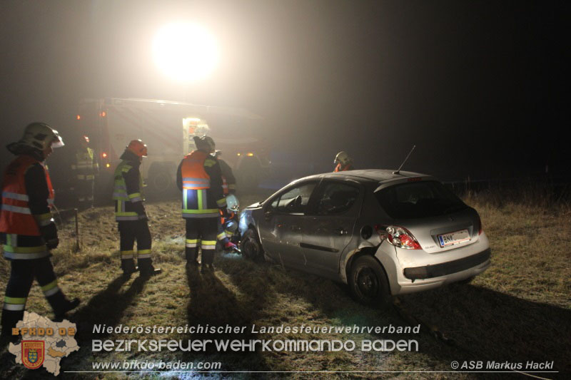 20151206 Verkehrsunfall L138 Grabenweg Pottenstein  Foto: © Markus Hackl