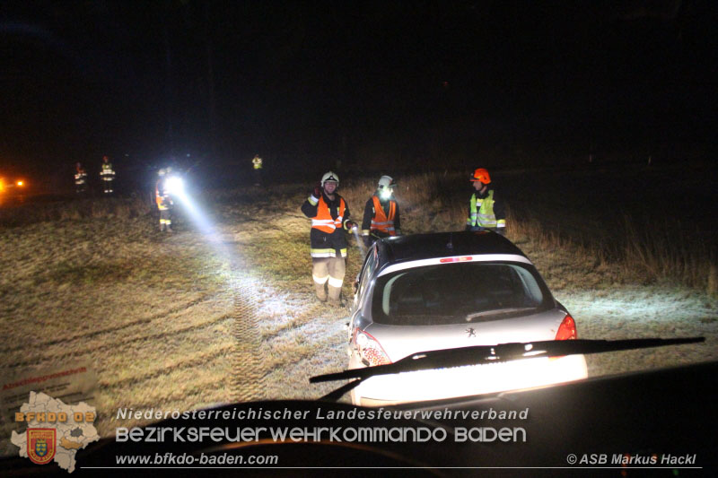 20151206 Verkehrsunfall L138 Grabenweg Pottenstein  Foto: © Markus Hackl