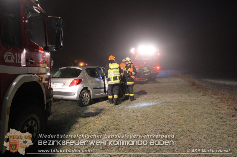 20151206 Verkehrsunfall L138 Grabenweg Pottenstein  Foto: © Markus Hackl