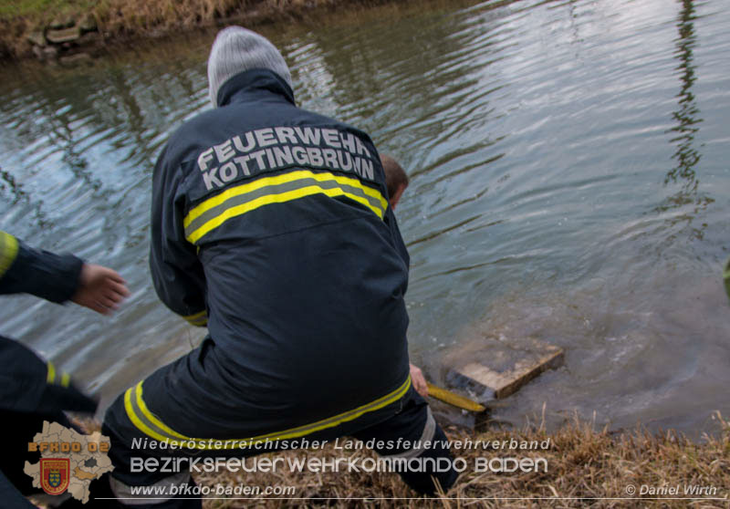 20151212 Tresorbergung Kottingbrunn Foto: © Daniel Wirth, BFK Baden 20151212 Tresorbergung Kottingbrunn Foto: © Daniel Wirth, BFK Baden