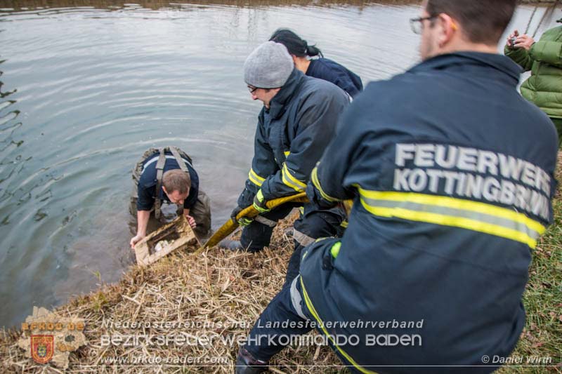 20151212 Tresorbergung Kottingbrunn Foto: © Daniel Wirth, BFK Baden 20151212 Tresorbergung Kottingbrunn Foto: © Daniel Wirth, BFK Baden