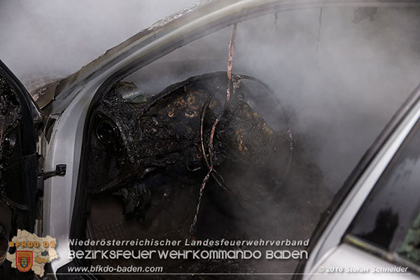 20160101 Fahrzeugbrand in Pfaffstätten  Foto: © Stefan Schneider