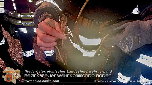 201601009 Brand nach elektr. Kurzschluss in St.Veit a.d.Triesting  Foto: © Michael Hafellner u. Max Weinbauer FF St.Veit