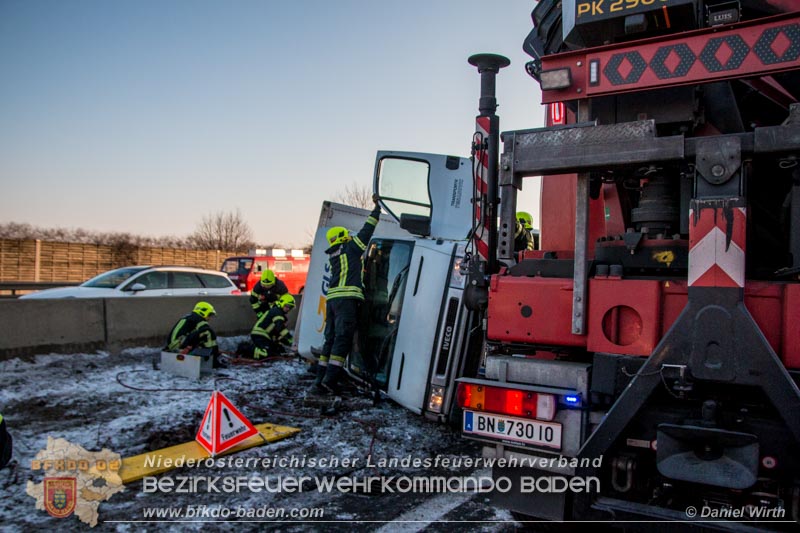 20160122 Klein Lkw Bergung auf der A2 Südautobahn  Foto: © Daniel Wirth