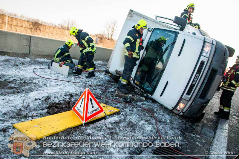 20160122 Klein Lkw Bergung auf der A2 Südautobahn  Foto: © Daniel Wirth