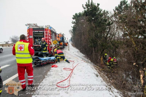 20160123 Verkehrsunfall mit Menschenrettung auf der A2 Rfb Süd bei Leobersdorf  Foto: © Daniel Wirth 