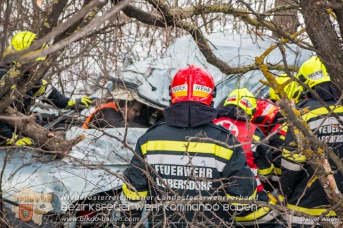 20160123 Verkehrsunfall mit Menschenrettung auf der A2 Rfb Süd bei Leobersdorf  Foto: © Daniel Wirth 