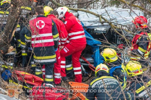 20160123 Verkehrsunfall mit Menschenrettung auf der A2 Rfb Süd bei Leobersdorf  Foto: © Daniel Wirth 