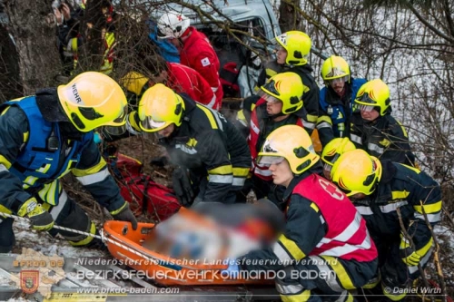 20160123 Verkehrsunfall mit Menschenrettung auf der A2 Rfb Süd bei Leobersdorf  Foto: © Daniel Wirth 