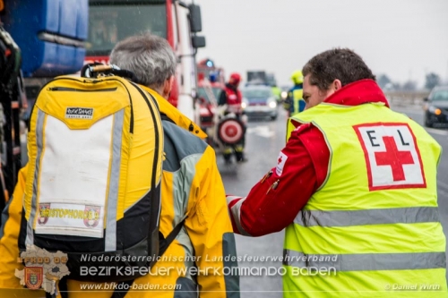 20160123 Verkehrsunfall mit Menschenrettung auf der A2 Rfb Süd bei Leobersdorf  Foto: © Daniel Wirth 