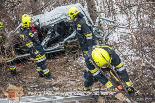 20160123 Verkehrsunfall mit Menschenrettung auf der A2 Rfb Süd bei Leobersdorf  Foto: © Daniel Wirth 