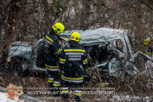20160123 Verkehrsunfall mit Menschenrettung auf der A2 Rfb Süd bei Leobersdorf  Foto: © Daniel Wirth 