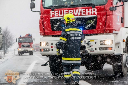 20160123 Verkehrsunfall mit Menschenrettung auf der A2 Rfb Süd bei Leobersdorf  Foto: © Daniel Wirth 