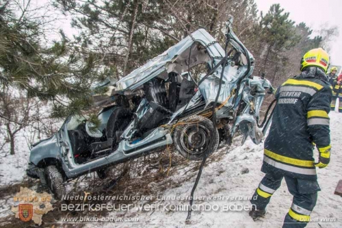 20160123 Verkehrsunfall mit Menschenrettung auf der A2 Rfb Süd bei Leobersdorf  Foto: © Daniel Wirth 