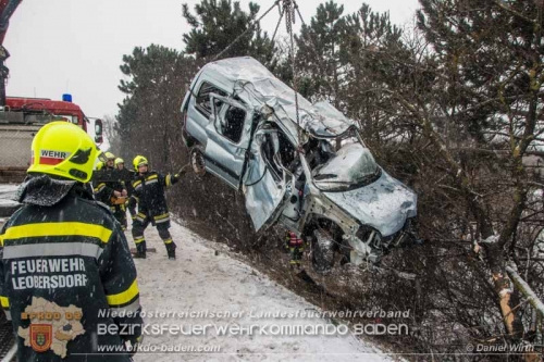 20160123 Verkehrsunfall mit Menschenrettung auf der A2 Rfb Süd bei Leobersdorf  Foto: © Daniel Wirth 