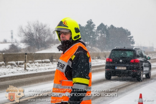 20160123 Verkehrsunfall mit Menschenrettung auf der A2 Rfb Süd bei Leobersdorf  Foto: © Daniel Wirth 