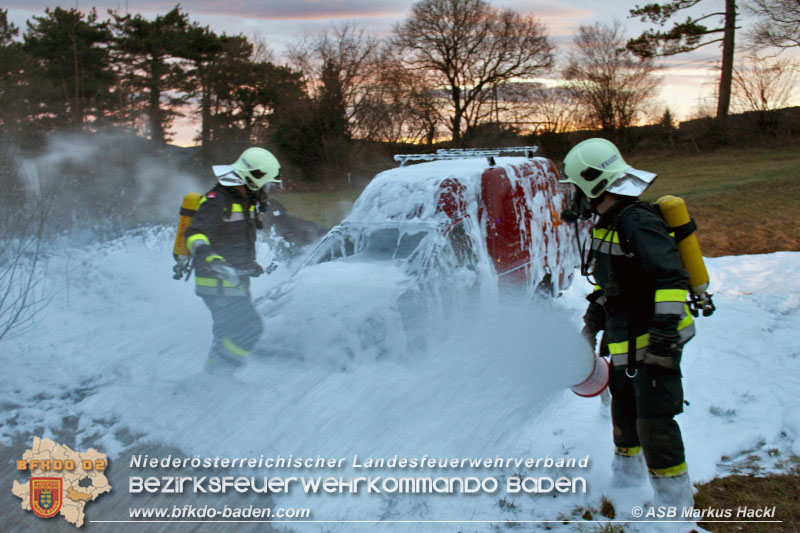 20160128 Fahrzeugbrand in Pottenstein  Foto: © Markus Hackl