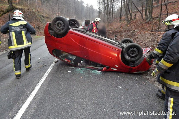 20160217 Verkehrsunfall L4010 Pfaffstaetten-Gaaden   Foto: © Felix Spitzer FF Pfaffstaetten