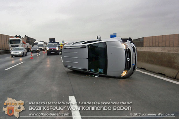 20160218 Verkehrsunfall A2 Höhe Kottingbrunn  Foto: © Johannes Weinbauer