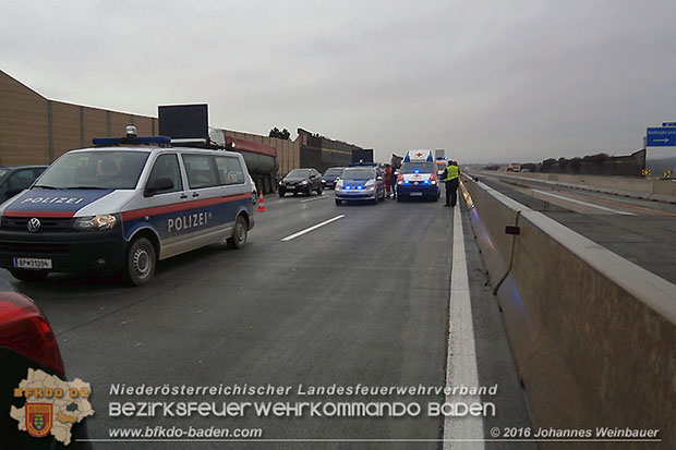 20160218 Verkehrsunfall A2 Hoehe Kottingbrunn  Foto: © Johannes Weinbauer