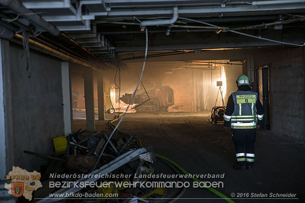 20160301 Lagerhallenbrand im Gewerbepark Traiskirchen  Foto: © Stefan Schneider