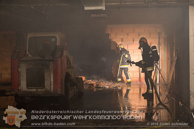 20160301 Lagerhallenbrand im Gewerbepark Traiskirchen  Foto: © Stefan Schneider