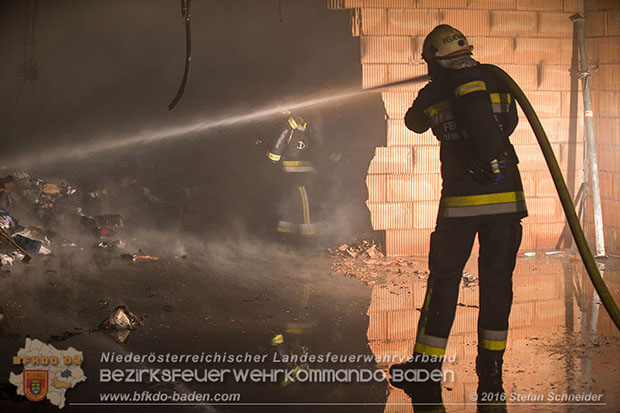 20160301 Lagerhallenbrand im Gewerbepark Traiskirchen  Foto: © Stefan Schneider