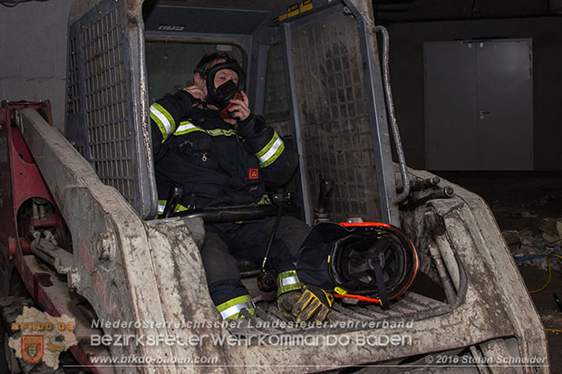 20160301 Lagerhallenbrand im Gewerbepark Traiskirchen  Foto: © Stefan Schneider