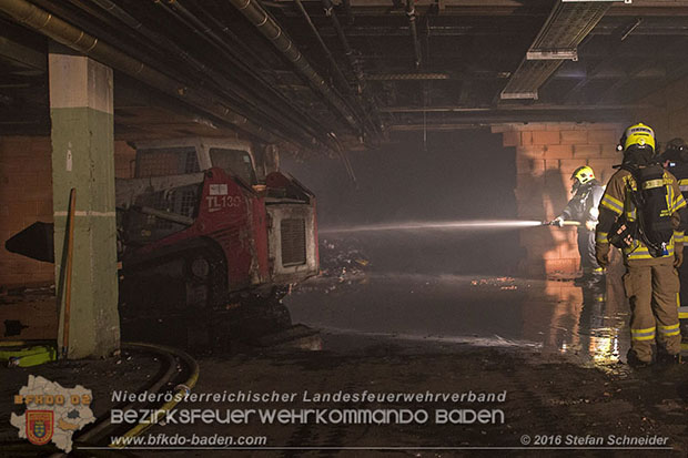 20160301 Lagerhallenbrand im Gewerbepark Traiskirchen  Foto: © Stefan Schneider