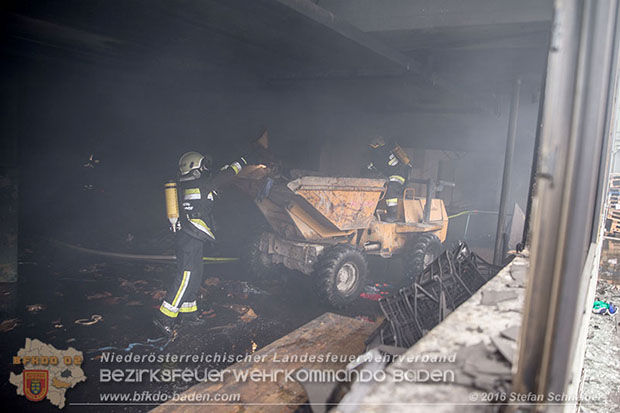 20160301 Lagerhallenbrand im Gewerbepark Traiskirchen  Foto: © Stefan Schneider
