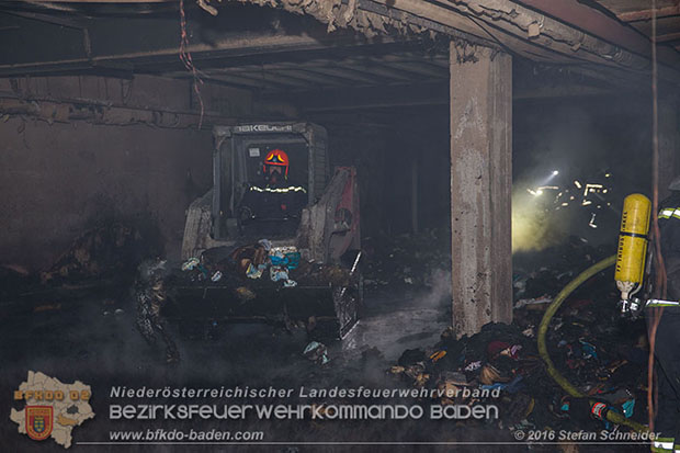 20160301 Lagerhallenbrand im Gewerbepark Traiskirchen  Foto: © Stefan Schneider