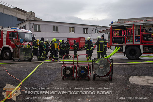 20160301 Lagerhallenbrand im Gewerbepark Traiskirchen  Foto: © Stefan Schneider