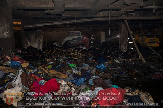 20160301 Lagerhallenbrand im Gewerbepark Traiskirchen  Foto: © Stefan Schneider