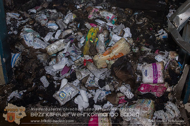 20160301 Lagerhallenbrand im Gewerbepark Traiskirchen  Foto: © Stefan Schneider