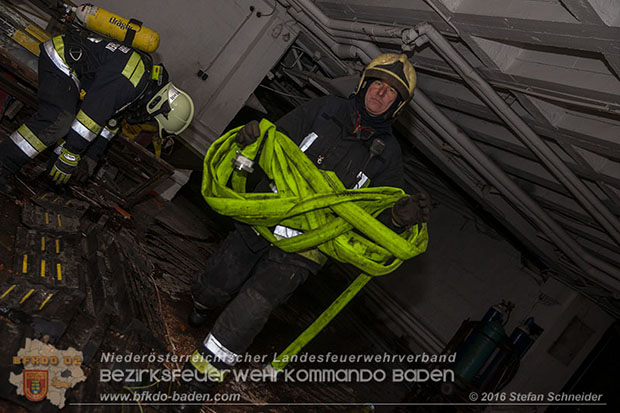 20160301 Lagerhallenbrand im Gewerbepark Traiskirchen  Foto: © Stefan Schneider