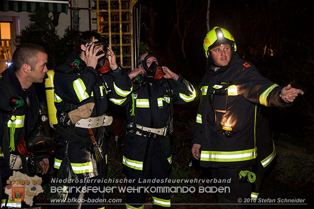 20160312 Brand eines überdachten Brennholzlagerplatz in Tattendorf  Foto: © Stefan Schneider