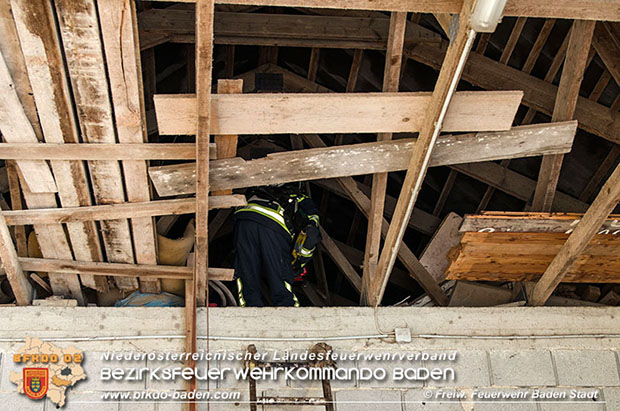 20160402 Garagenbrand auf Bauernhof in Klausen-Leopoldsdorf  Foto: © Tobias Dürhammer