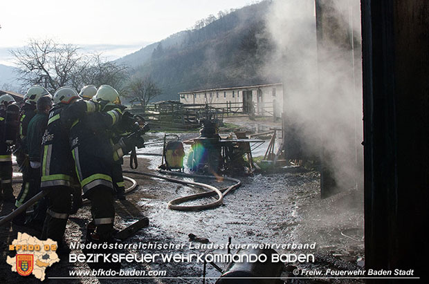 20160402 Garagenbrand auf Bauernhof in Klausen-Leopoldsdorf  Foto: © Tobias Dürhammer