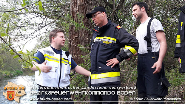 20160413 Umweltalarm Triestingfluss in Pottenstein Foto: © FF Hirtenberg 20160413 Umweltalarm Triestingfluss in Pottenstein Foto: © FF Hirtenberg