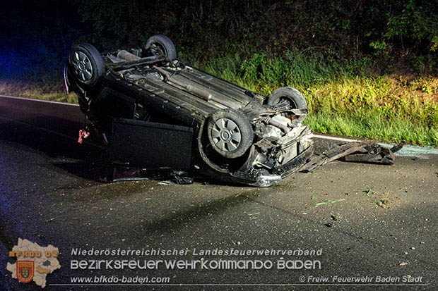 20160502 Verkehrsunfall LB210 Helenental  Foto: © FF Baden-Stadt