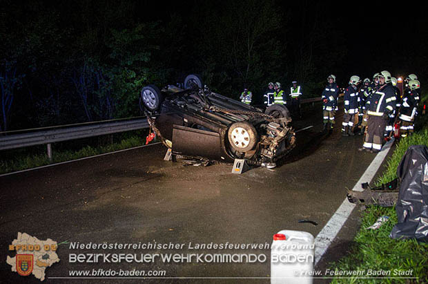 20160502 Verkehrsunfall LB210 Helenental  Foto: © FF Baden-Stadt