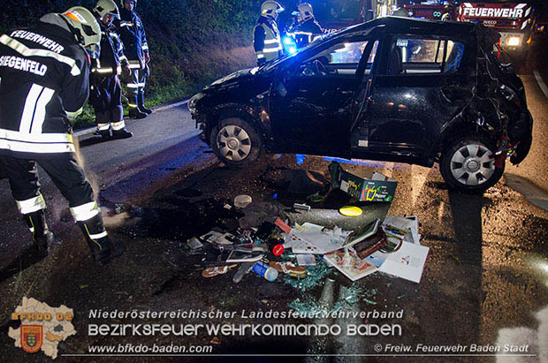 20160502 Verkehrsunfall LB210 Helenental  Foto: © FF Baden-Stadt