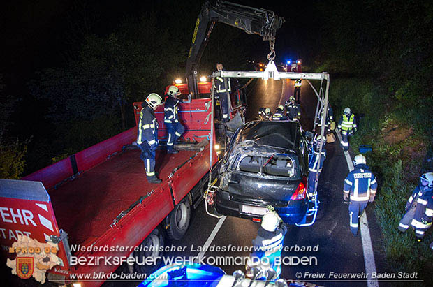 20160502 Verkehrsunfall LB210 Helenental  Foto: © FF Baden-Stadt