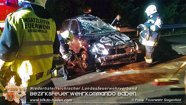20160502 Verkehrsunfall LB210 Helenental  Foto: © Andreas Hönigsberger FF Siegenfeld 