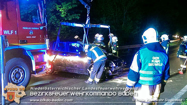 20160502 Verkehrsunfall LB210 Helenental  Foto: © Andreas Hönigsberger FF Siegenfeld 