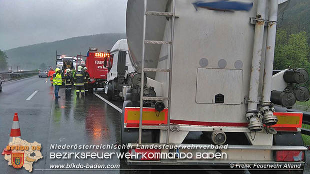 20160512 LKW Unfall A21 bei Alland  Foto: © FF Alland