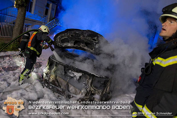 20160608 Kleintransporter in Vollbrand in Baden Weikersdorf Foto: © Stefan Schneider 20160608 Kleintransporter in Vollbrand in Baden Weikersdorf Foto: © Stefan Schneider