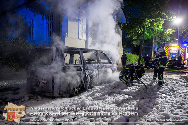 20160608 Kleintransporter in Vollbrand in Baden Weikersdorf Foto: © Stefan Schneider 20160608 Kleintransporter in Vollbrand in Baden Weikersdorf Foto: © Stefan Schneider