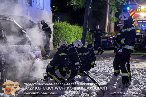 20160608 Kleintransporter in Vollbrand in Baden Weikersdorf Foto: © Stefan Schneider 20160608 Kleintransporter in Vollbrand in Baden Weikersdorf Foto: © Stefan Schneider